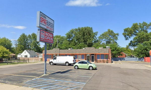 A&W Restaurant - Eastpointe - 17275 E 9 Mile Rd